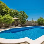 Gorgeous In בית נופש Gostinjac