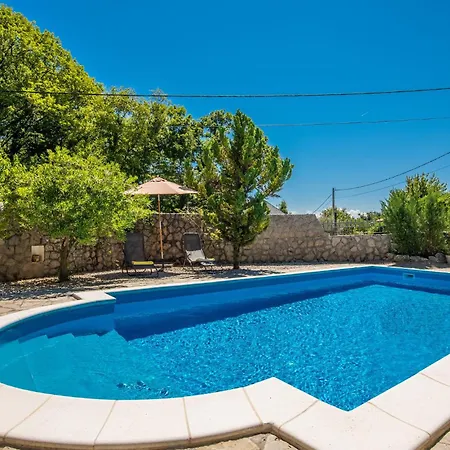 2 Bedroom Pet Friendly In Holiday home Gostinjac