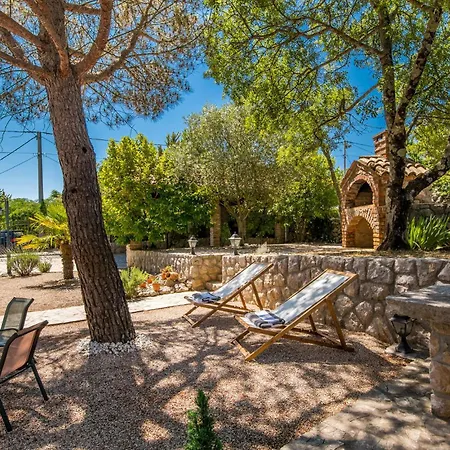 Case de vacanță In With Wifi Gostinjac