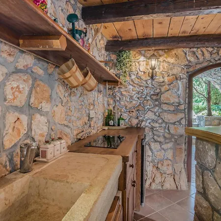 2 Bedroom Pet Friendly In