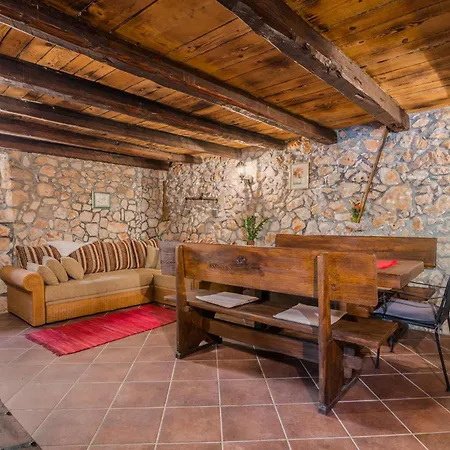 In With Wifi Case de vacanță Gostinjac