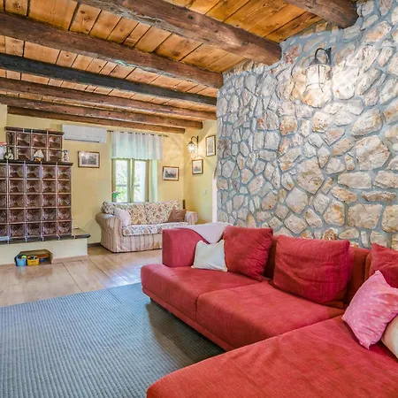 2 Bedroom Pet Friendly In *